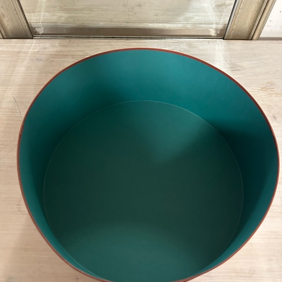 COPY - Loro piana huge round box as it for sale!!!!🤎🤎 - Picture 4 of 5